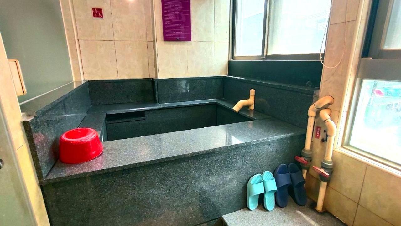 Jin Yong Quan Spa Hotspring Resort Wanli Eksteriør billede