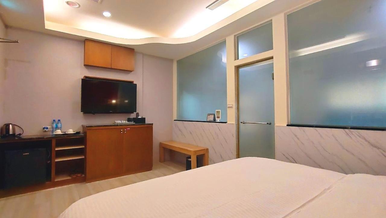 Jin Yong Quan Spa Hotspring Resort Wanli Eksteriør billede