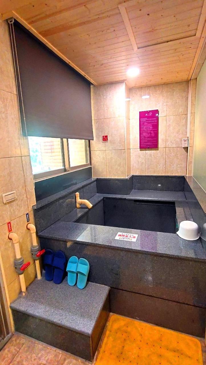 Jin Yong Quan Spa Hotspring Resort Wanli Eksteriør billede